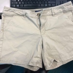Like NEW American Eagle Khaki Midi Stretch Shorts!